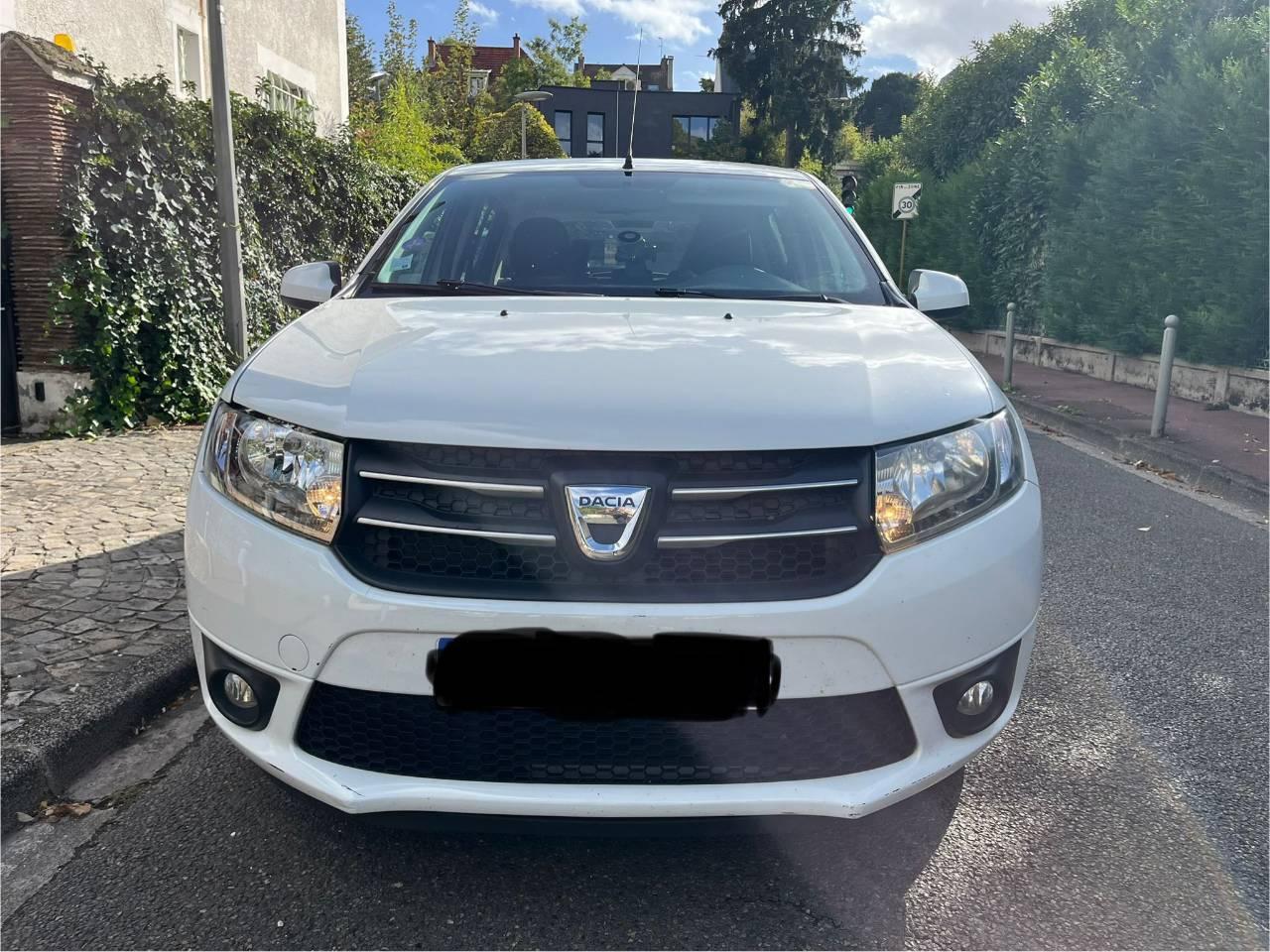 Dacia SANDERO 2015 à Paris