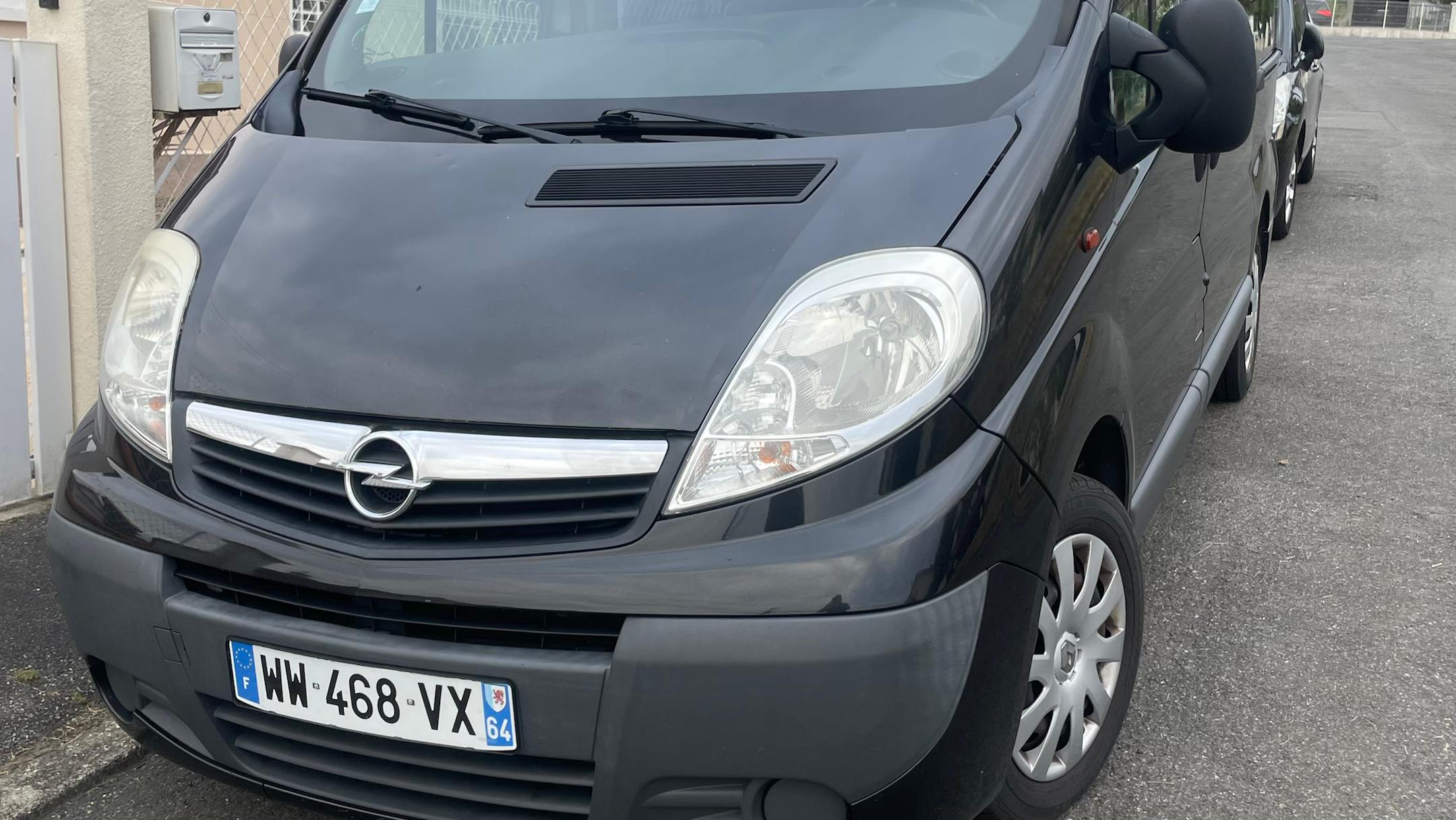Opel VIVARO 2014 à Billère