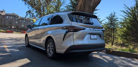 Toyota Sienna 2025
