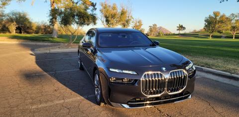 BMW i7 2025