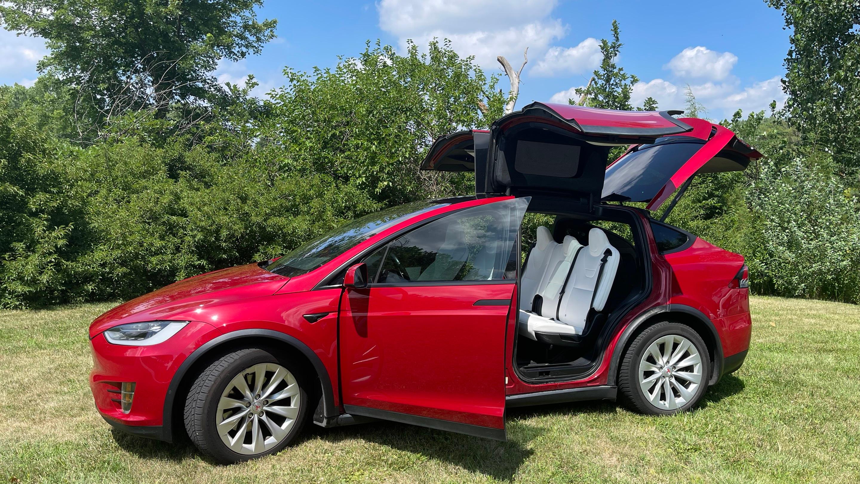Tesla Model X 2017 in Lincoln, NE