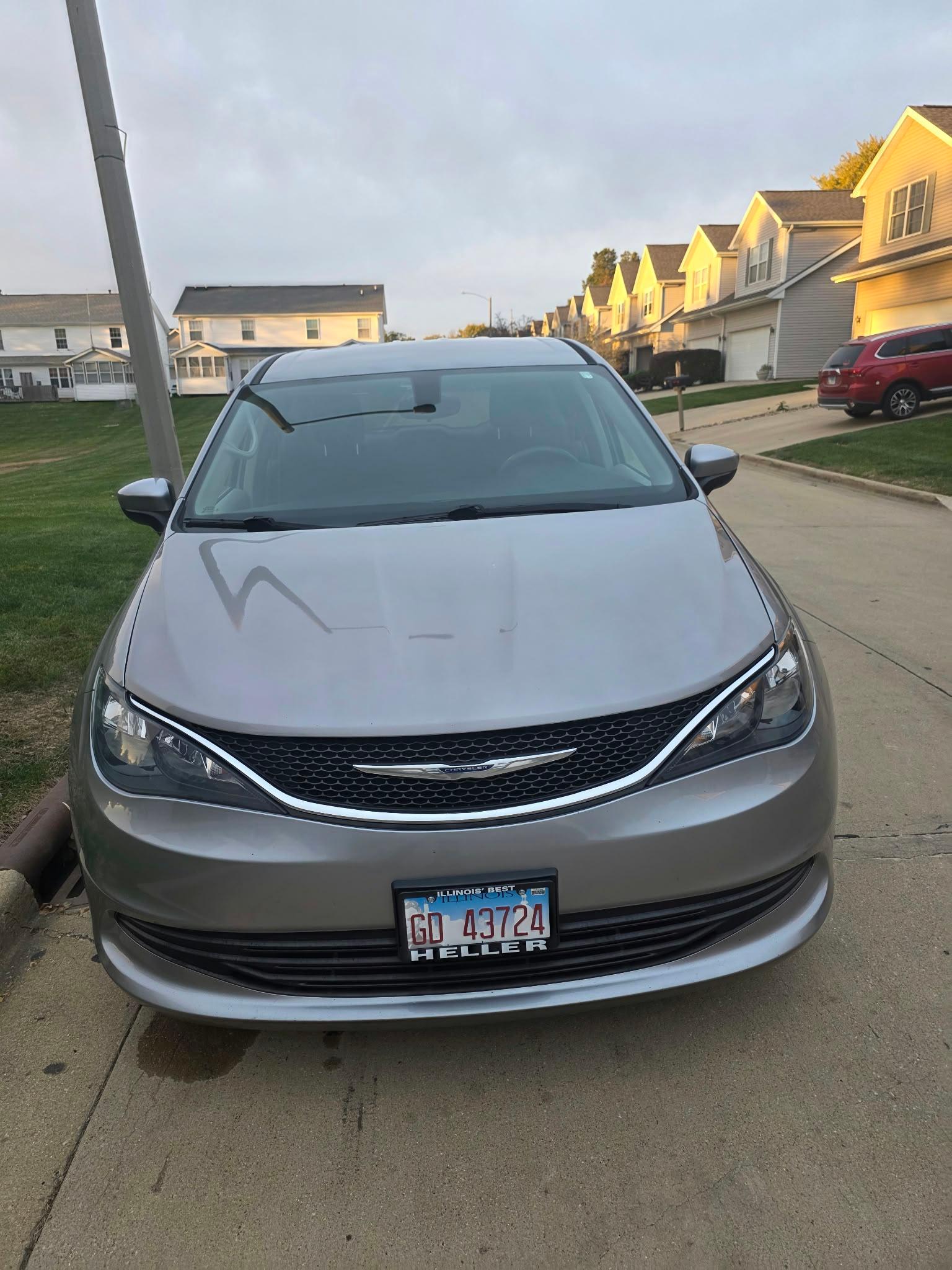 Chrysler Pacifica 2017 in Bloomington, IL
