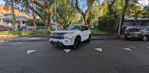 Mitsubishi OUTLANDER 2023