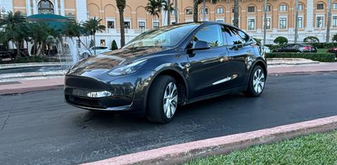 Tesla Model Y 2024
