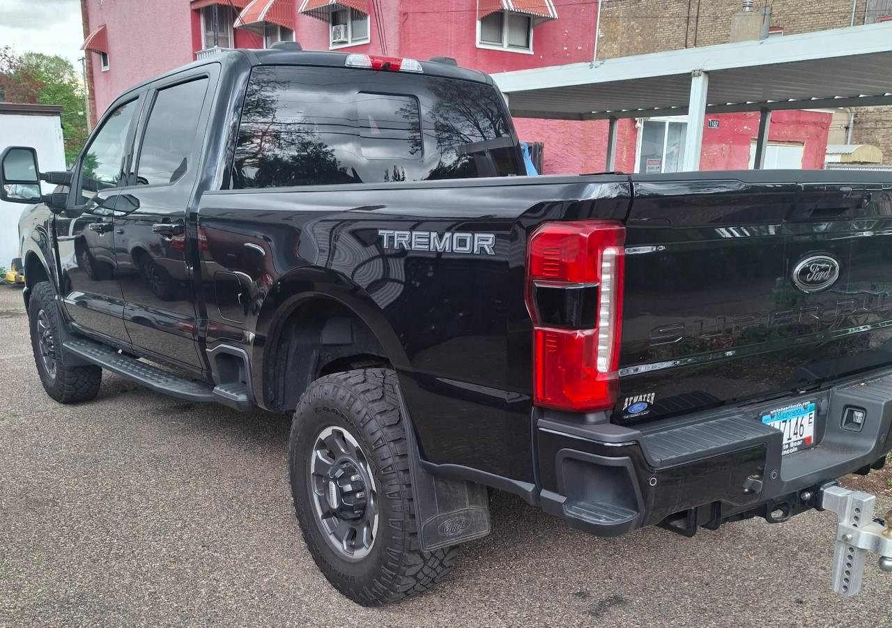 Ford Super Duty F-350 2024 in Saint Paul, MN