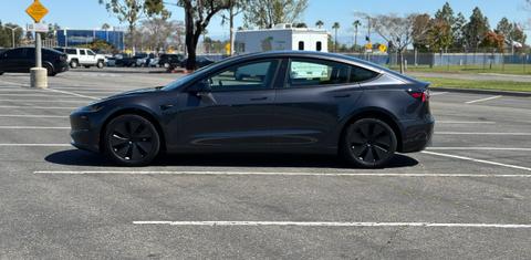 Tesla Model 3 2024