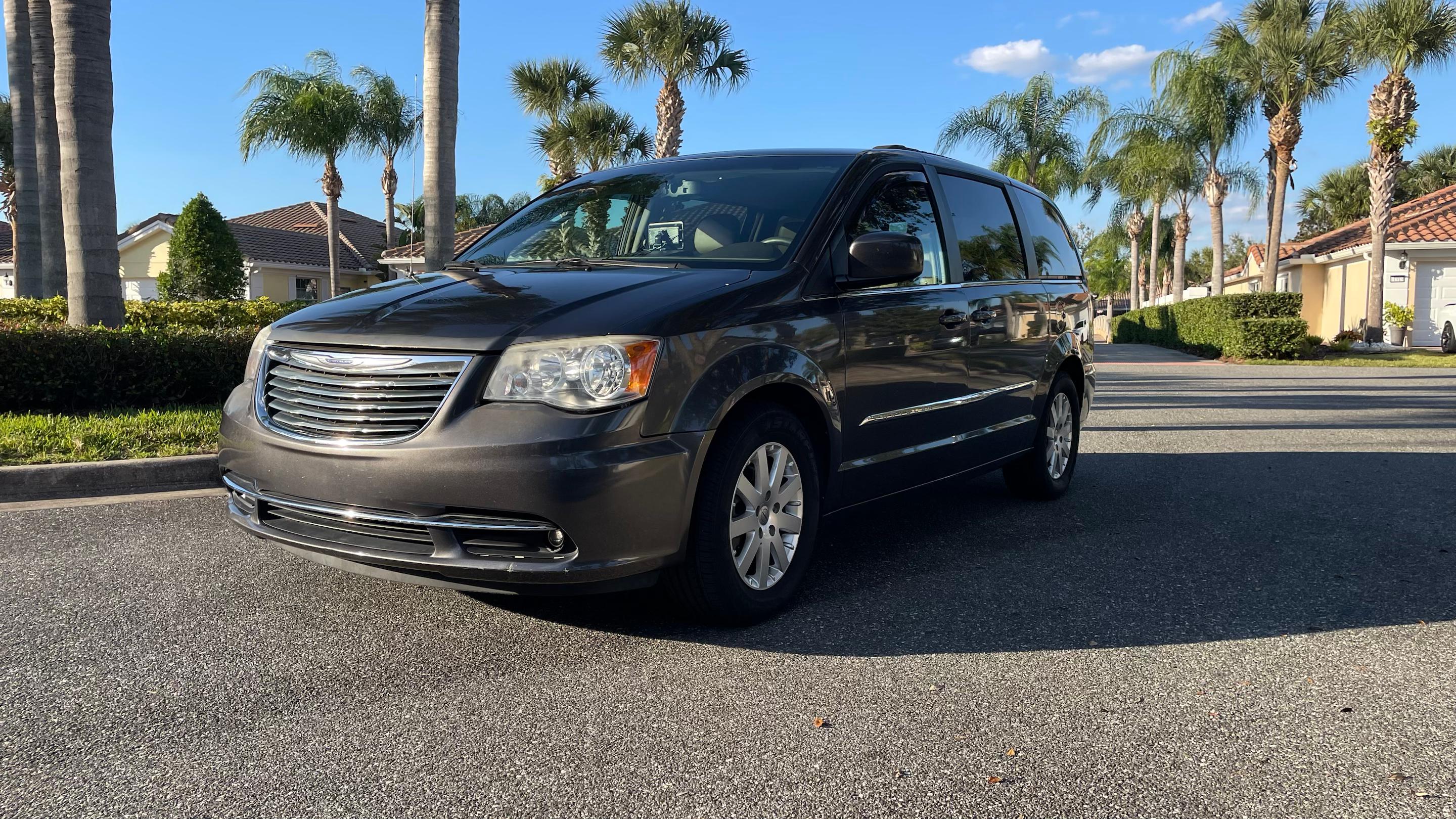 Chrysler Town & Country 2016 in 