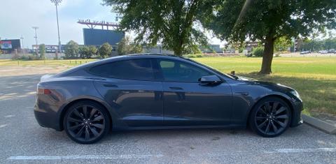 Tesla Model S 2016