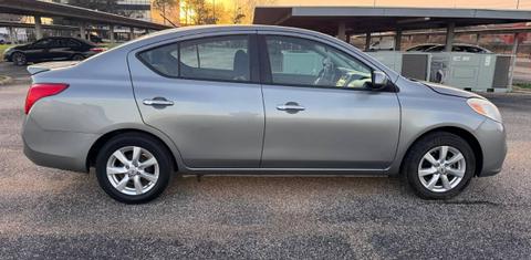 Nissan Versa 2014