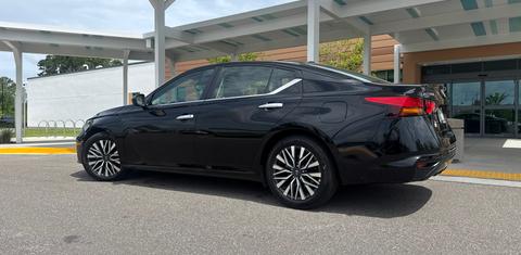 Nissan Altima 2025