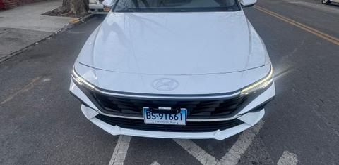 Hyundai Elantra 2024