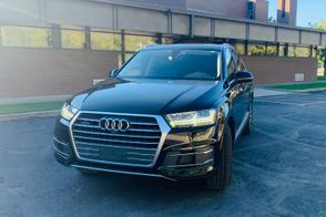 Audi Q7 car