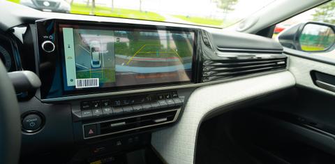 Toyota Camry Hybrid 2026