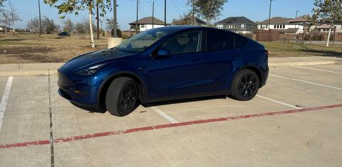Tesla Model Y 2025