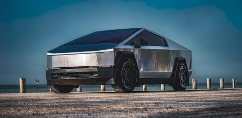 Tesla Cybertruck 2025