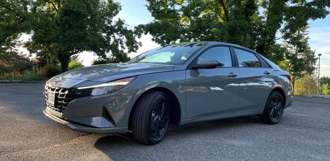 Hyundai Elantra 2023