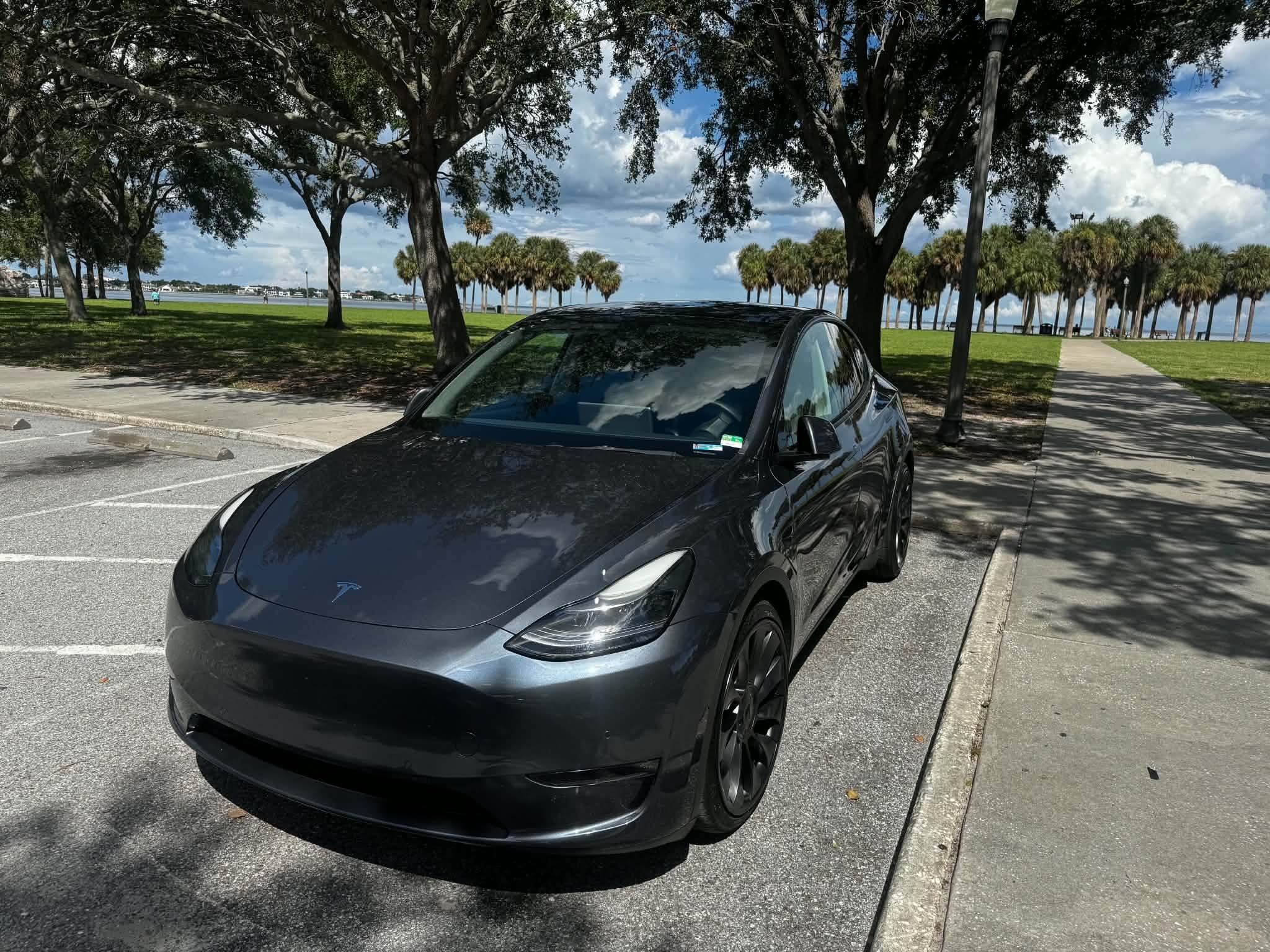 Tesla Model Y 2022 in Bradenton, FL