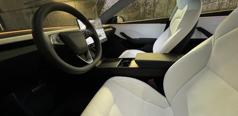 Tesla Model 3 2024