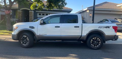 Nissan Titan 2017