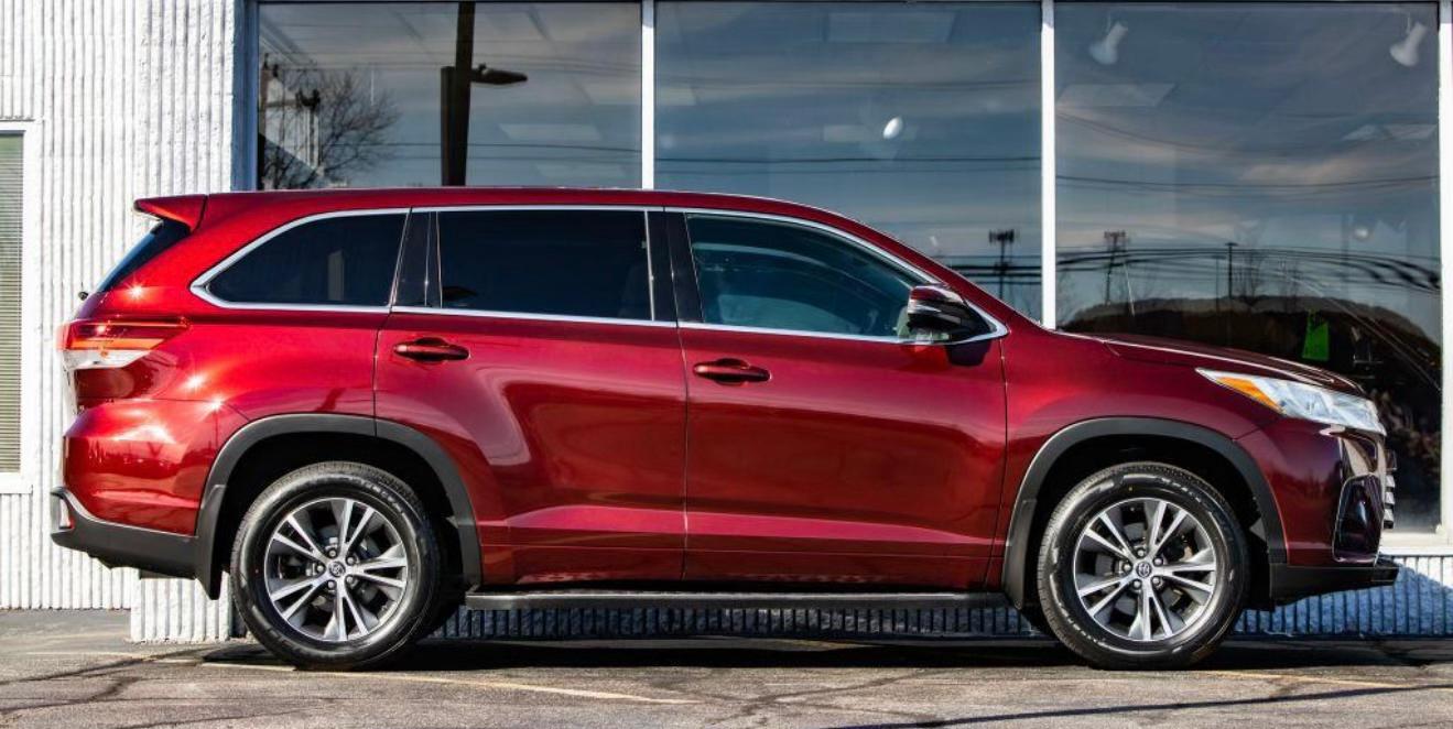 Toyota Highlander 2017 in New Bedford, MA