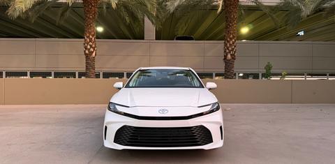 Toyota Camry Hybrid 2026