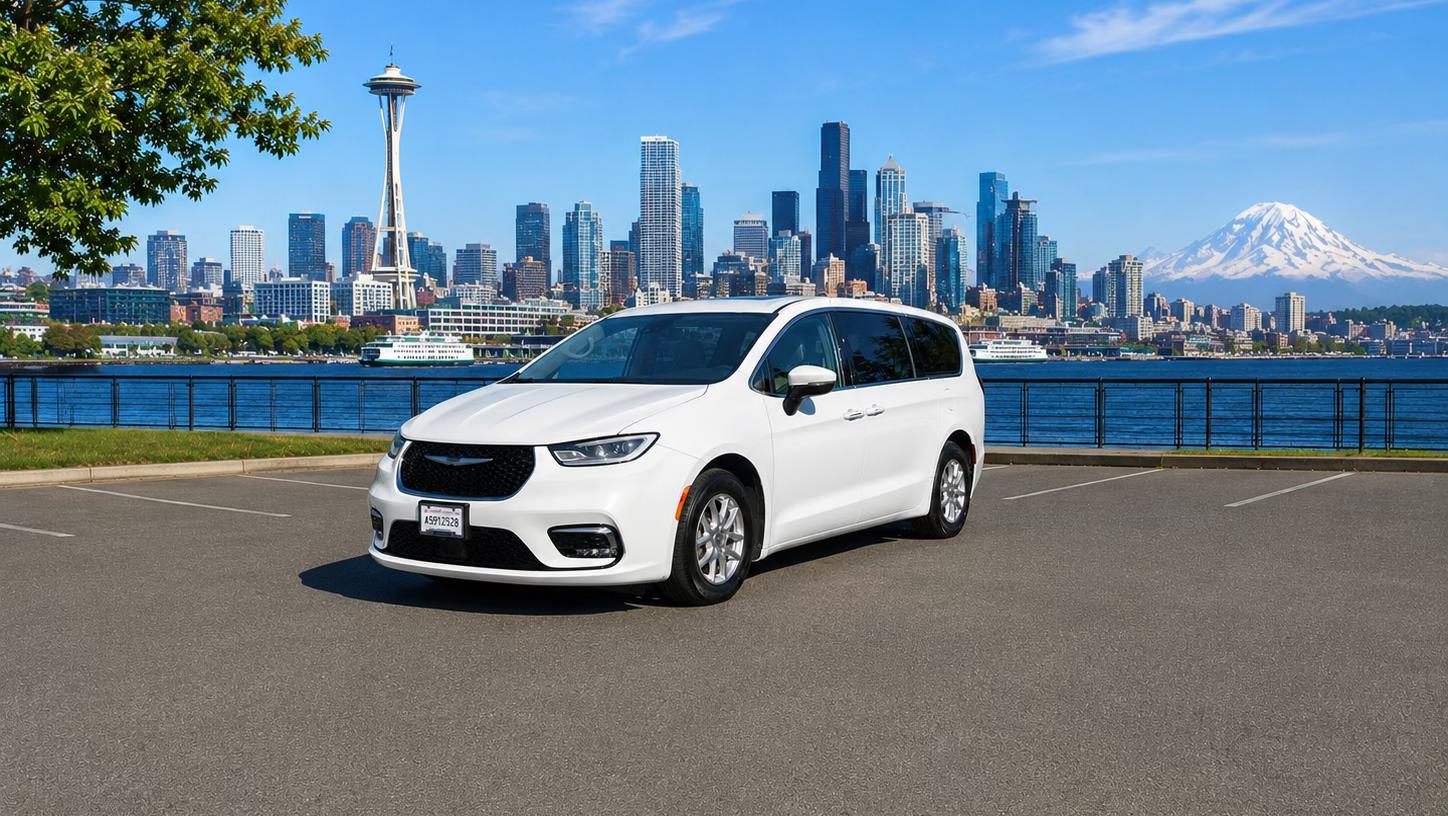 Chrysler Pacifica 2023 in Bellevue, WA