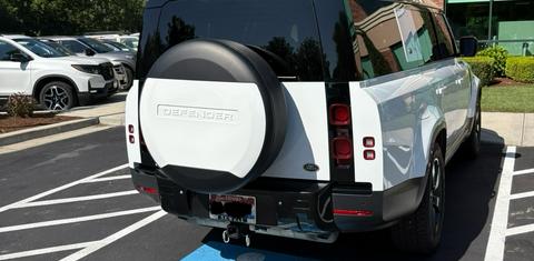 Land Rover Defender 2023