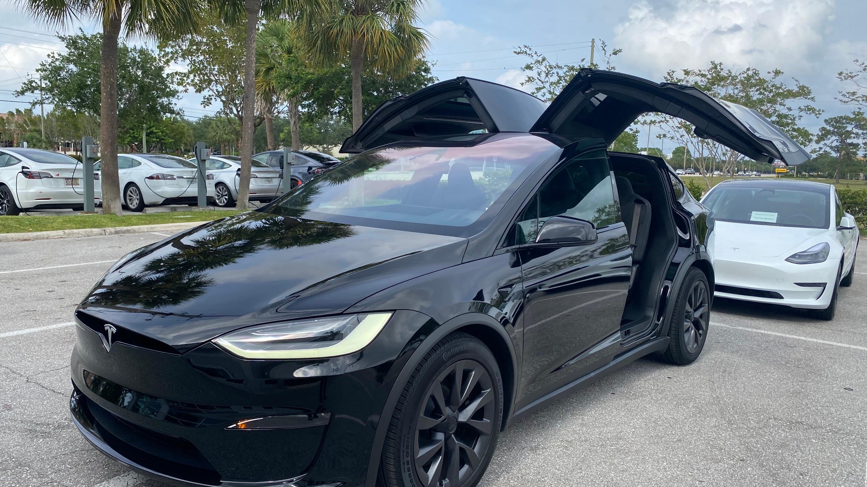 Tesla Model X 2023 in Delray Beach, FL