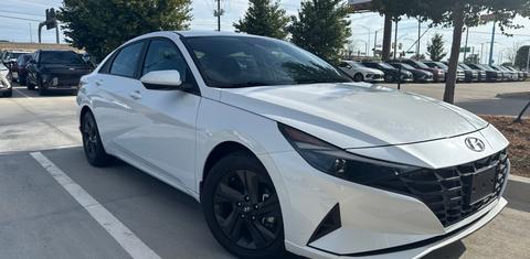 Hyundai Elantra 2022