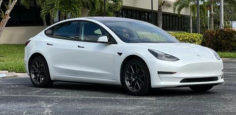 Tesla Model 3 2022