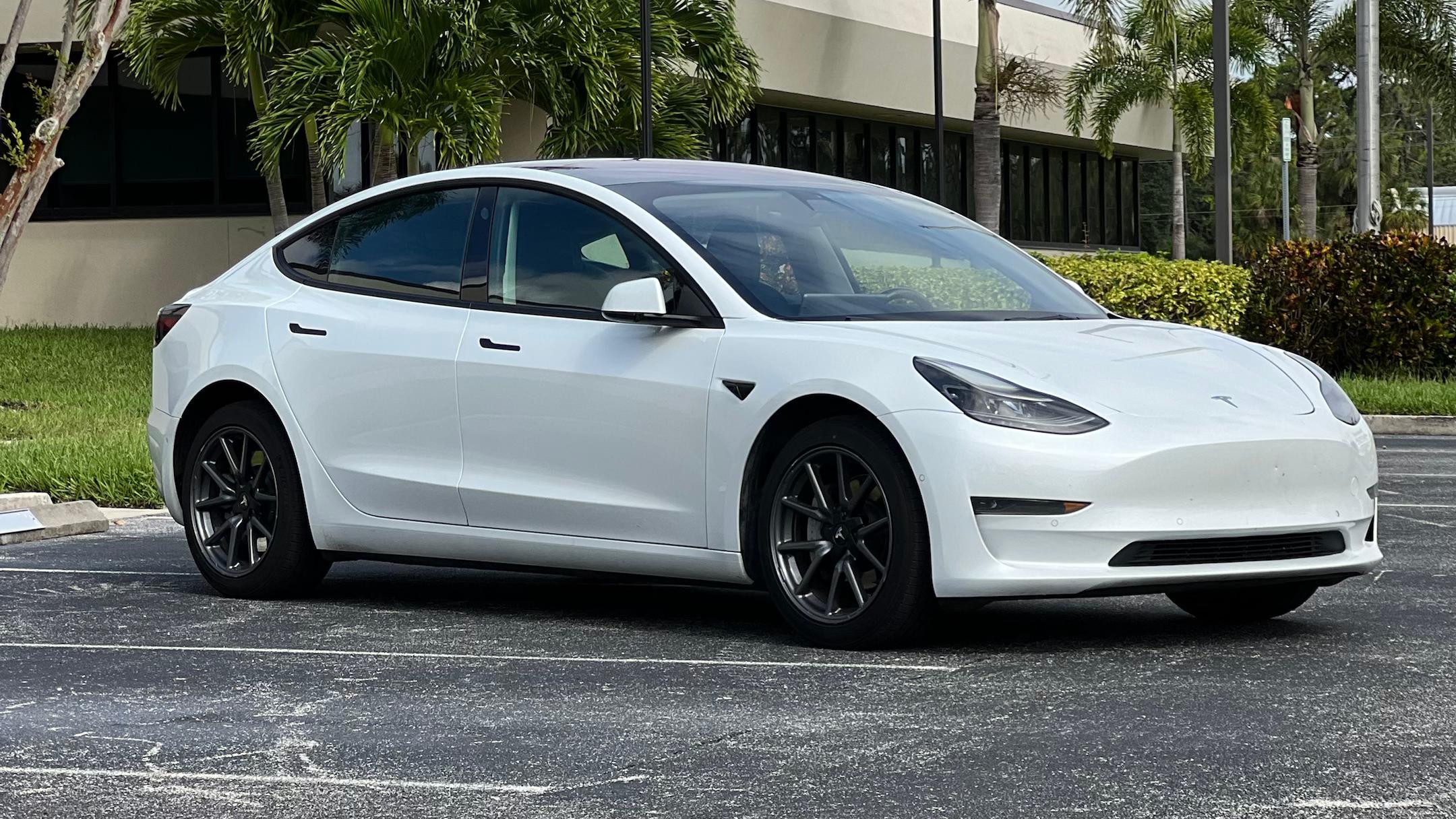 Tesla Model 3 2022 in Melbourne, FL
