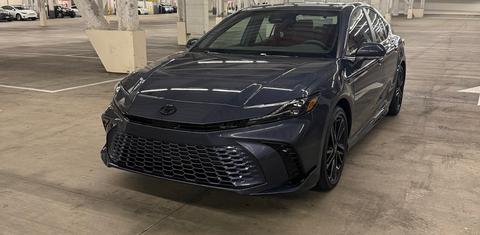 Toyota Camry Hybrid 2026
