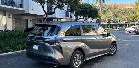 Toyota Sienna 2025