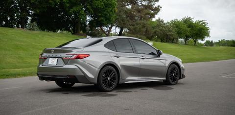 Toyota Camry Hybrid 2025