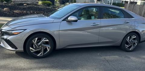 Hyundai Elantra Hybrid 2026