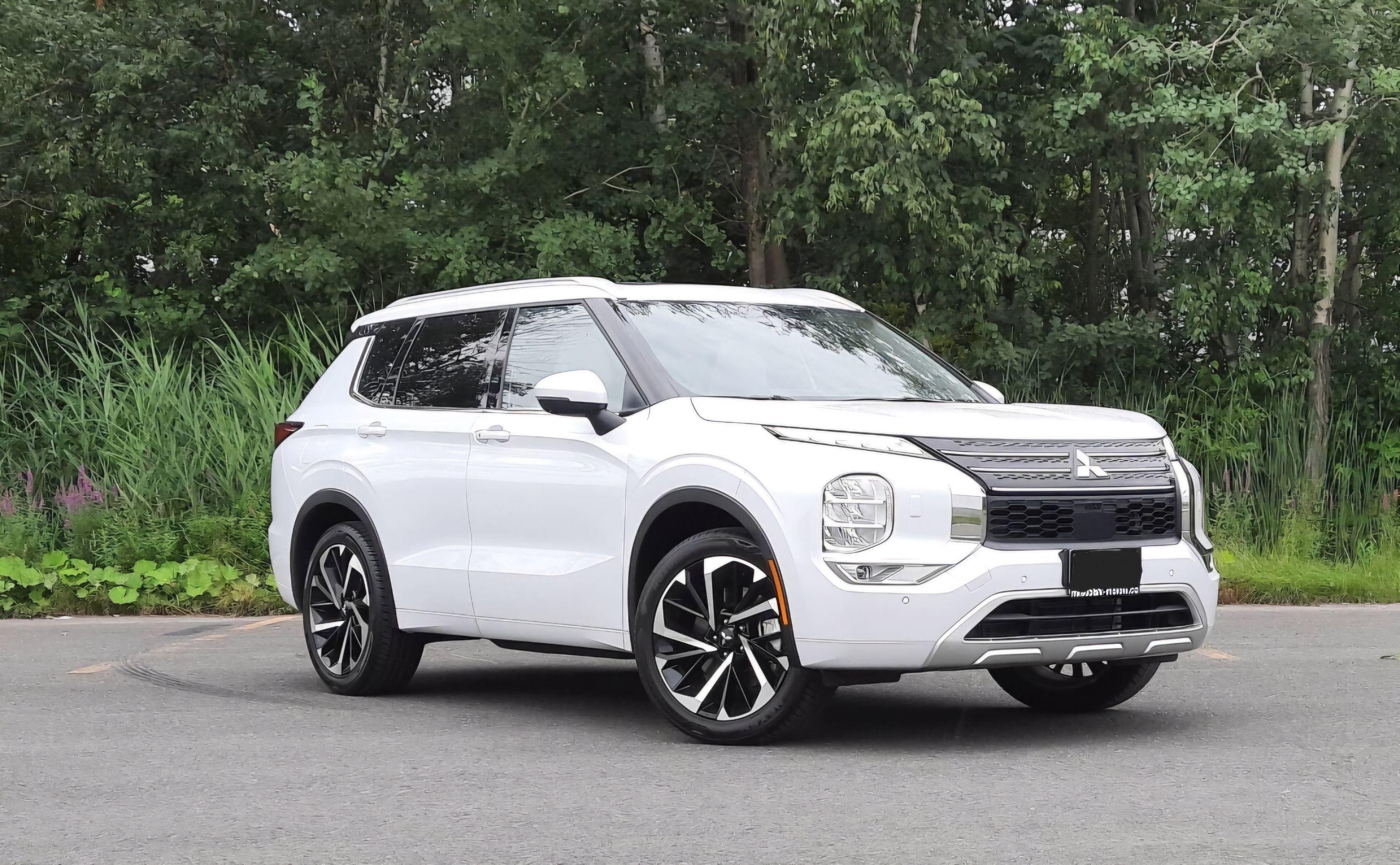 Mitsubishi Outlander 2023 in Southfield, MI