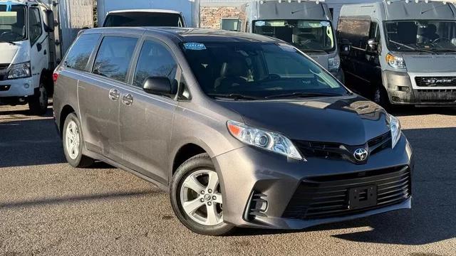 Toyota Sienna 2018 in Aurora, CO