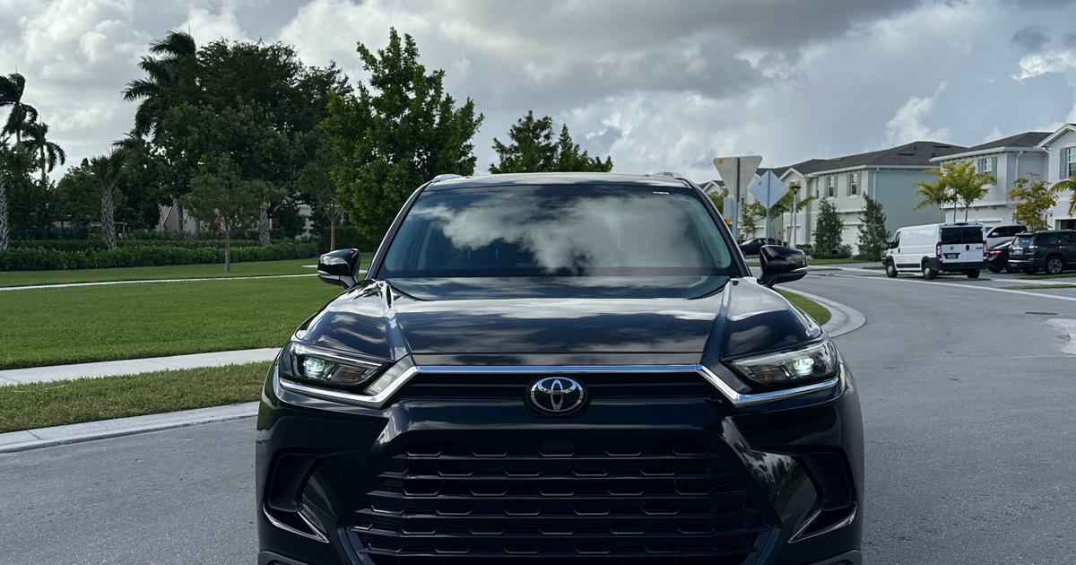 Toyota Grand Highlander 2024 rental in Greenacres, FL by Solanyi