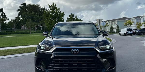 Toyota Grand Highlander 2024 rental in Greenacres, FL by Solanyi
