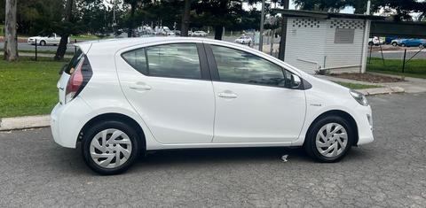 Toyota PRIUS-C 2016