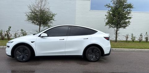 Tesla Model Y 2026