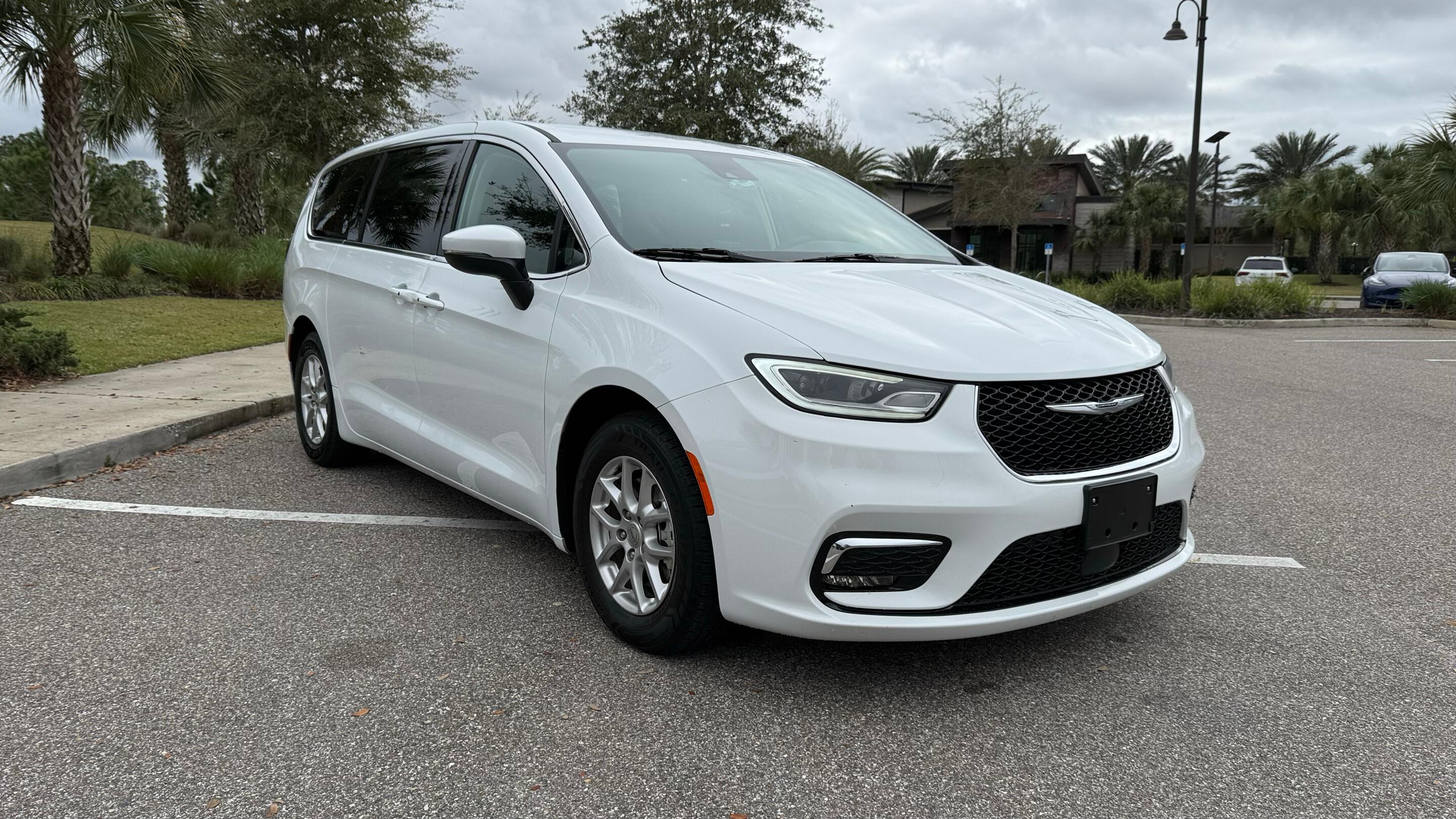 Chrysler Pacifica 2023 in 