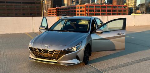 Hyundai Elantra 2022