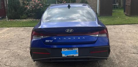 Hyundai Elantra 2024