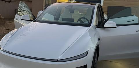 Tesla Model Y 2026