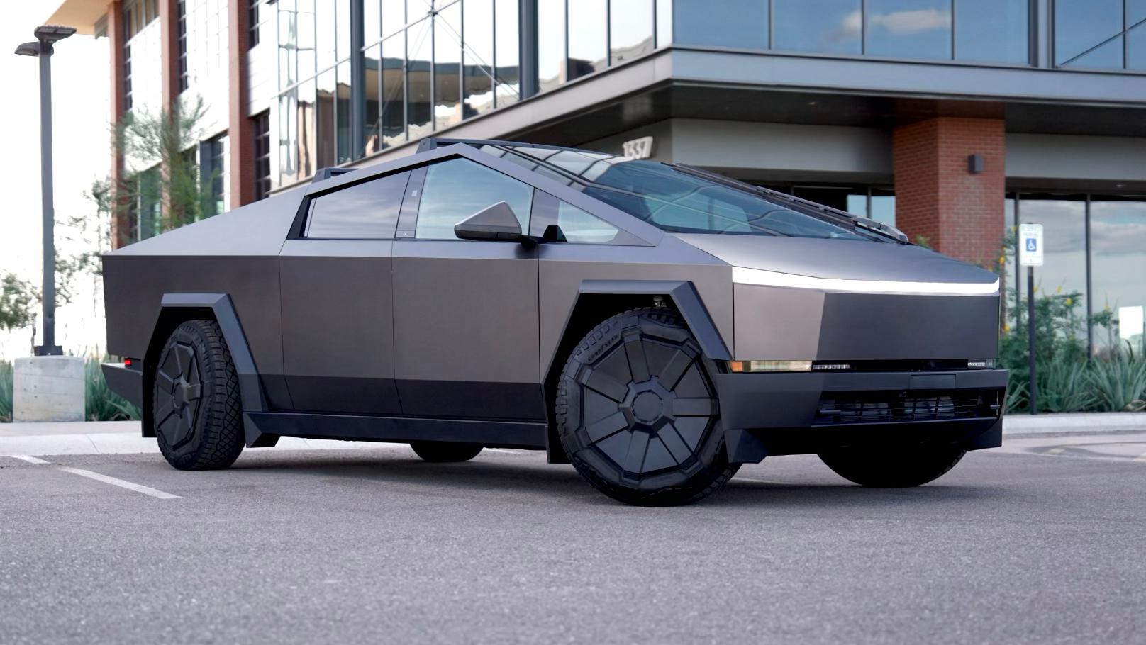 Tesla Cybertruck 2024 in Phoenix, AZ