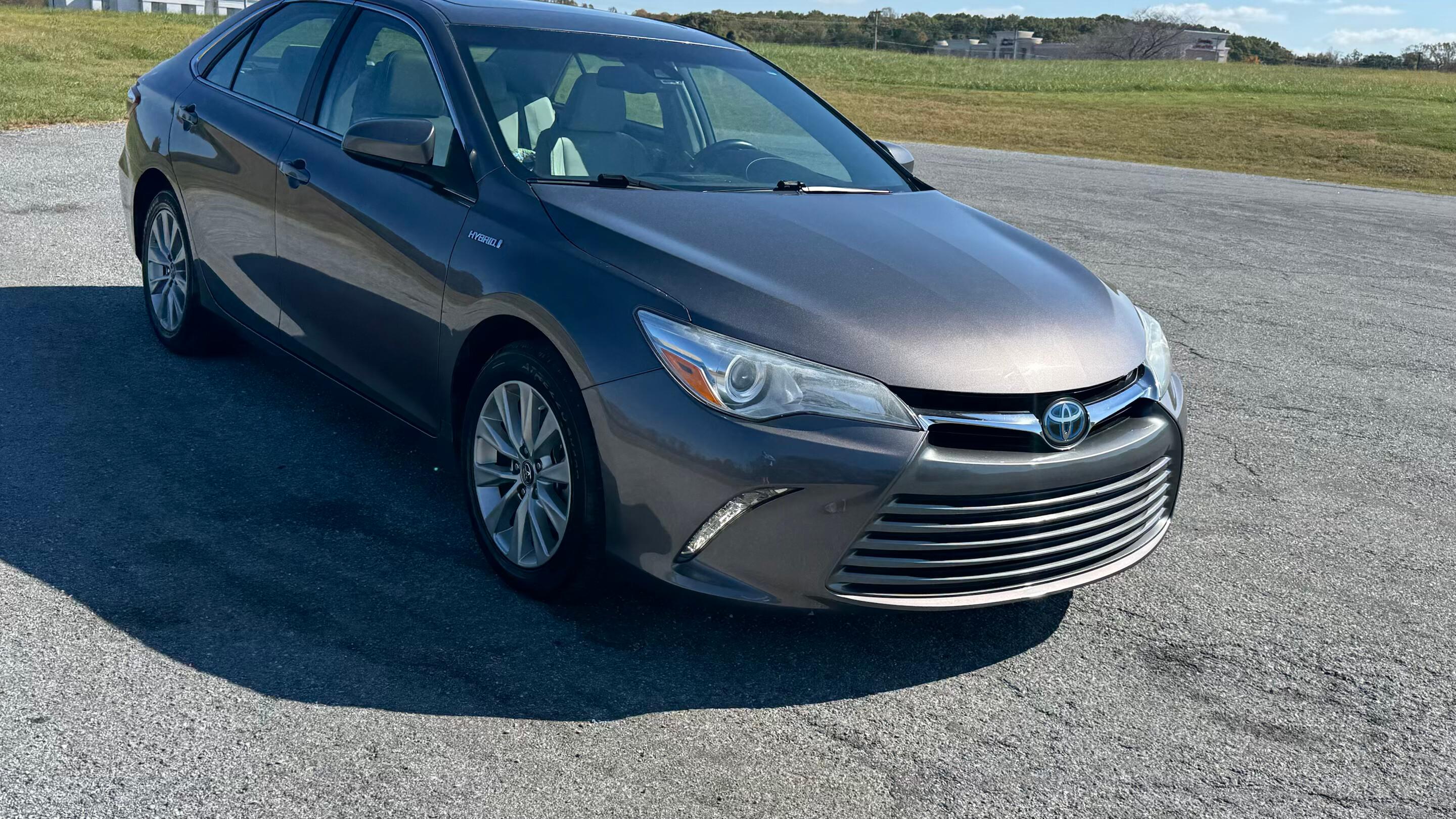 Toyota Camry Hybrid 2017 in Forest, VA