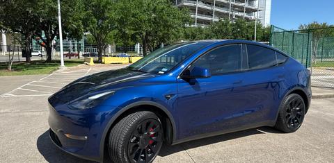 Tesla Model Y 2024