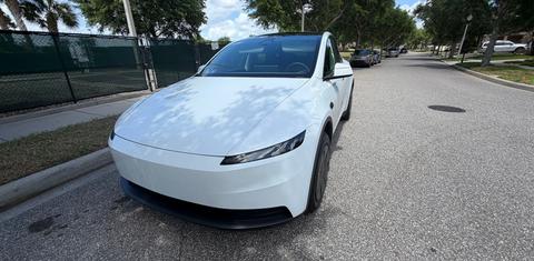 Tesla Model Y 2026