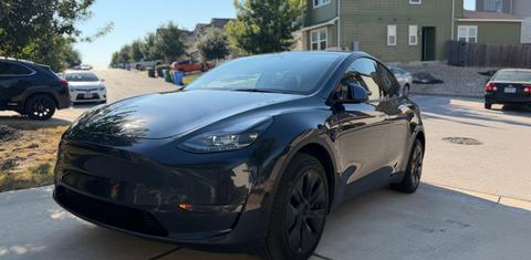 Tesla Model Y 2025